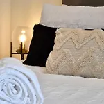 *Penthouse Luxury Apartment 2Min To City